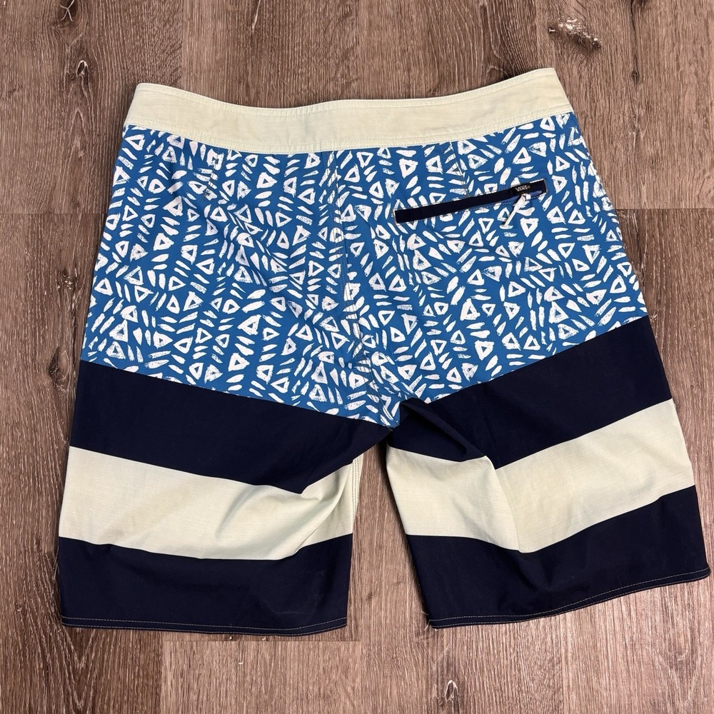 Vans Off The Wall Positive Vibe Warriors Mens 32 Blue Geometric 9" Board Shorts - Picture 6 of 8